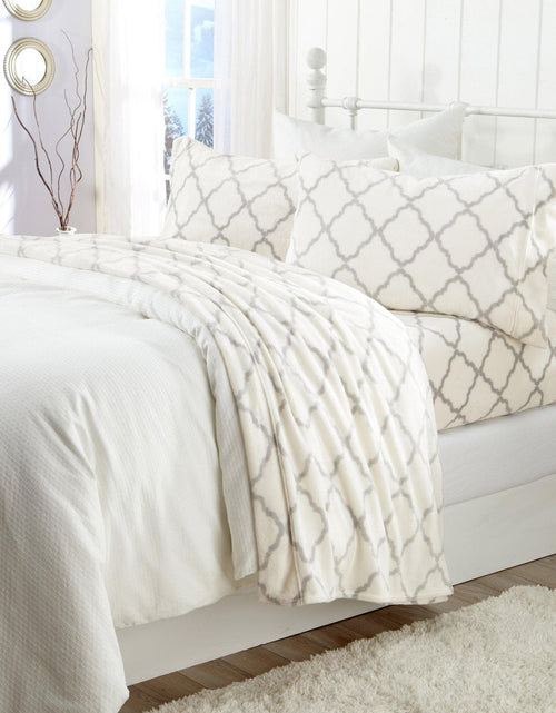 Load image into Gallery viewer, Printed Plush Sheet - Velvet Luxe Lattice Collection
