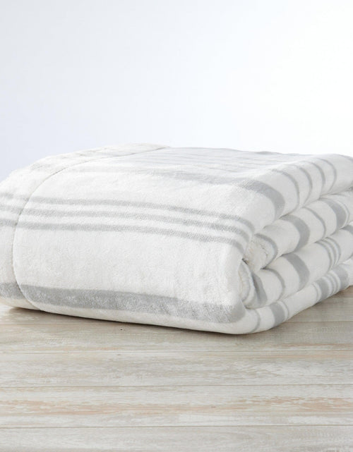 Load image into Gallery viewer, Velvet Plush Sherpa Luxury Bed Blanket - Kinsley Collection
