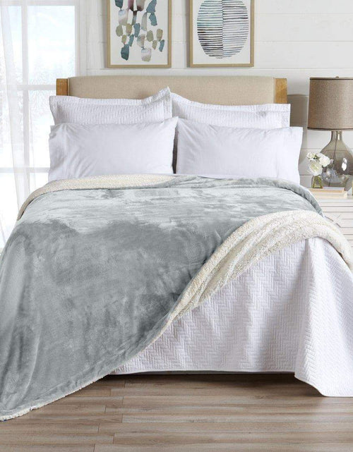 Load image into Gallery viewer, Velvet Plush Sherpa Luxury Bed Blanket - Kinsley Collection
