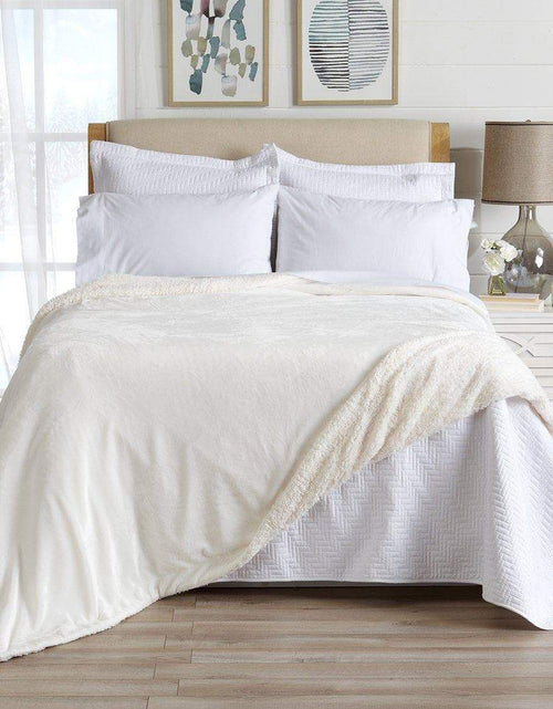 Load image into Gallery viewer, Velvet Plush Sherpa Luxury Bed Blanket - Kinsley Collection
