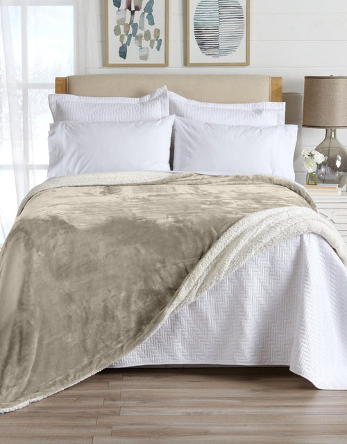 Load image into Gallery viewer, Velvet Plush Sherpa Luxury Bed Blanket - Kinsley Collection
