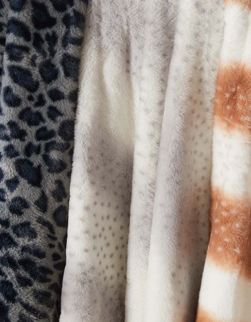 Load image into Gallery viewer, Faux Fur Printed Throw Blanket - Aaliyah Collection
