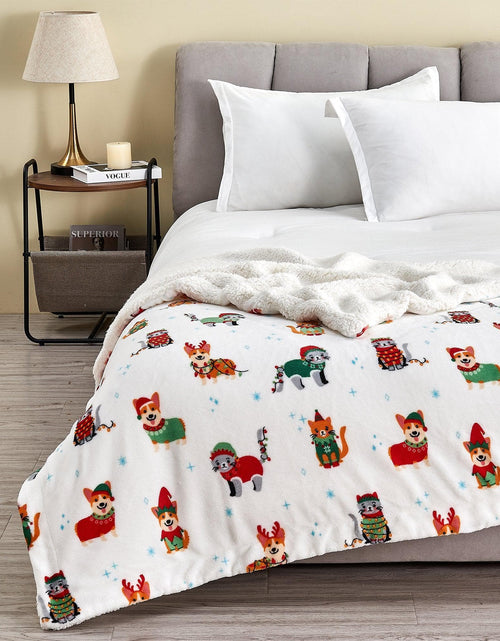 Load image into Gallery viewer, Holiday Sherpa Throw - Esmay Collection

