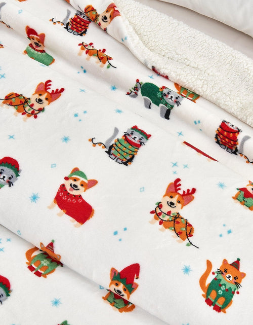 Load image into Gallery viewer, Holiday Sherpa Throw - Esmay Collection
