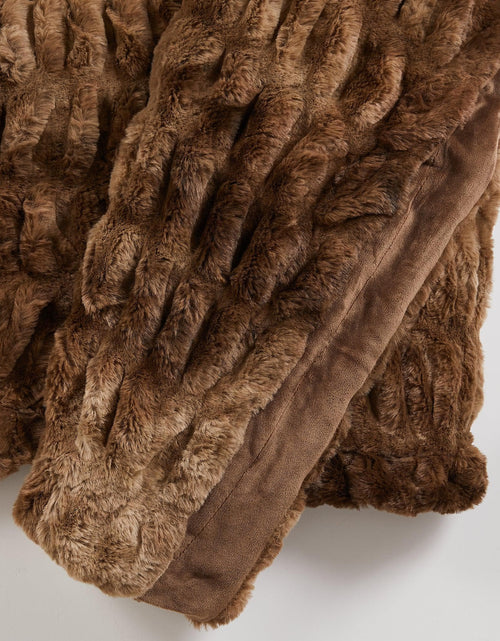 Load image into Gallery viewer, Ruched Faux Fur Throw Blanket - Alondra Collection
