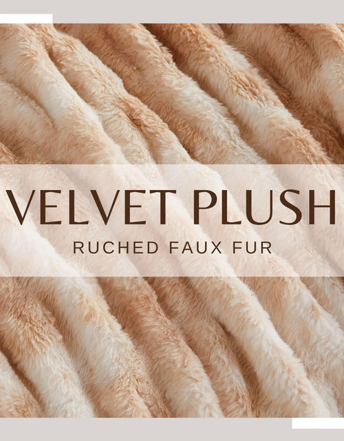 Load image into Gallery viewer, Ruched Faux Fur Throw Blanket - Alondra Collection
