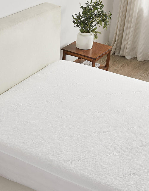 Load image into Gallery viewer, Waterproof Tencel Mattress Protector - Giavanna Collection
