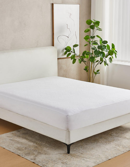 Load image into Gallery viewer, Waterproof Tencel Mattress Protector - Giavanna Collection
