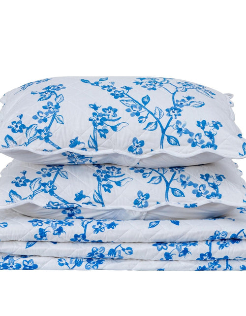 Load image into Gallery viewer, Floral Quilt - Raelynn Collection
