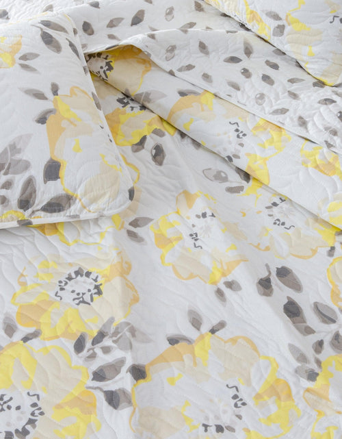 Load image into Gallery viewer, Floral Quilt Set - Helene Collection
