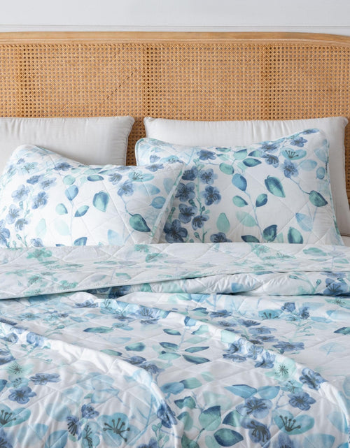 Load image into Gallery viewer, Floral Quilt Set - Miranda Collection
