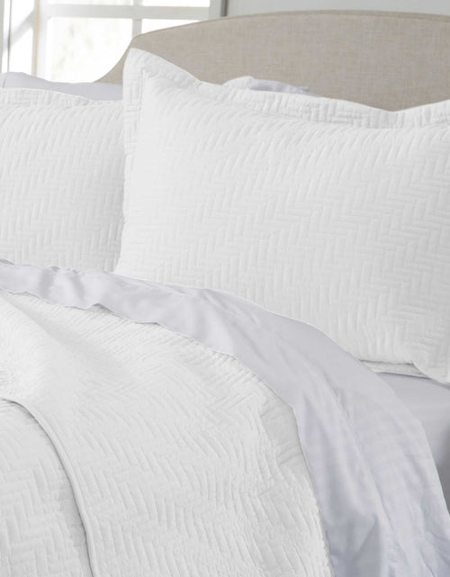 Load image into Gallery viewer, Herringbone Stitched Quilt - Louise Collection
