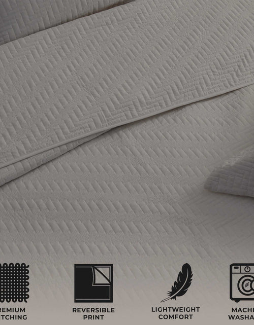 Load image into Gallery viewer, Herringbone Stitched Quilt - Louise Collection
