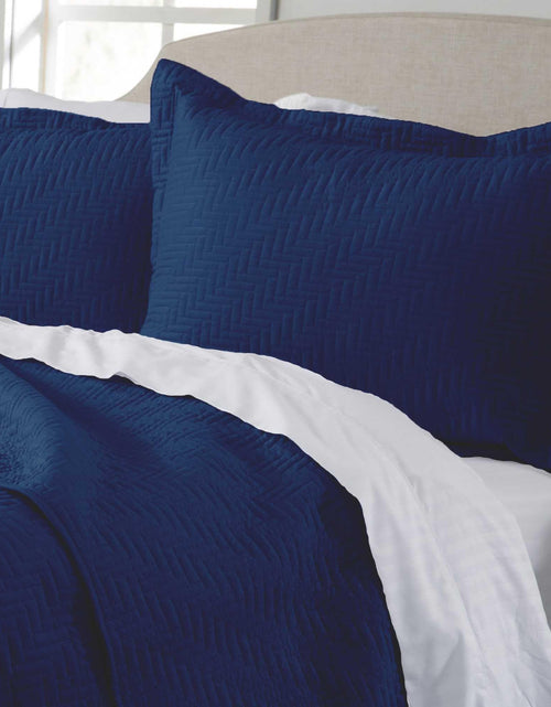Load image into Gallery viewer, Herringbone Stitched Quilt - Louise Collection
