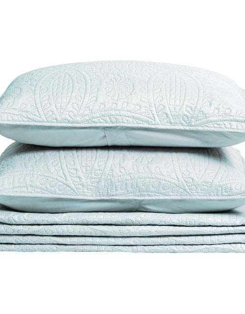 Load image into Gallery viewer, Oversized Medallion Quilt Set - Clara Collection
