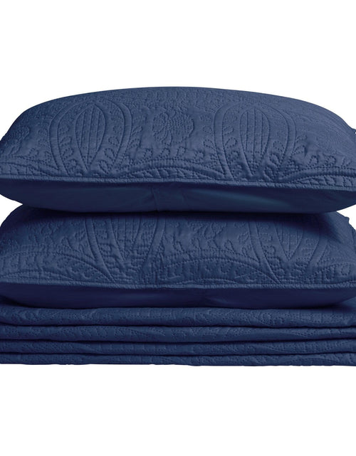 Load image into Gallery viewer, Oversized Medallion Quilt Set - Clara Collection
