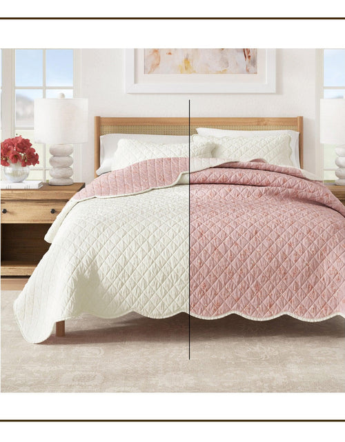 Load image into Gallery viewer, Floral Print &amp; Scallopeded Edge Cotton Quilt Set - Sandie Collection
