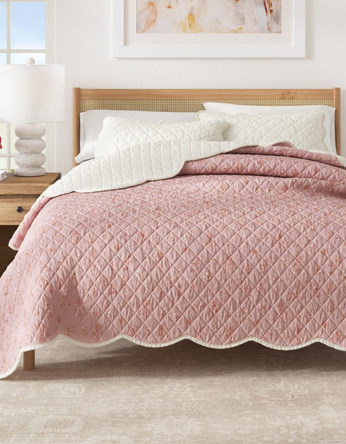 Load image into Gallery viewer, Floral Print &amp; Scallopeded Edge Cotton Quilt Set - Sandie Collection
