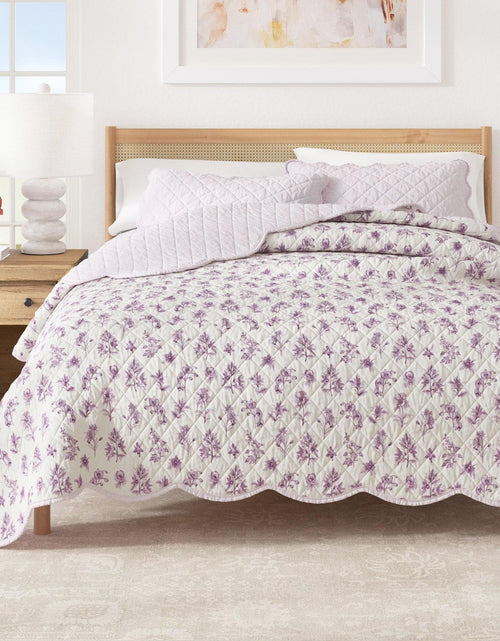 Load image into Gallery viewer, Floral Print &amp; Scallopeded Edge Cotton Quilt Set - Sandie Collection

