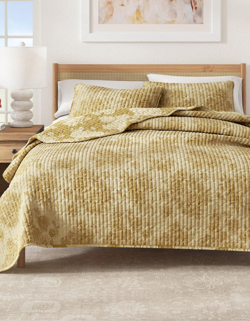 Load image into Gallery viewer, Floral Printed Cotton Quilt Set - Corin Collection
