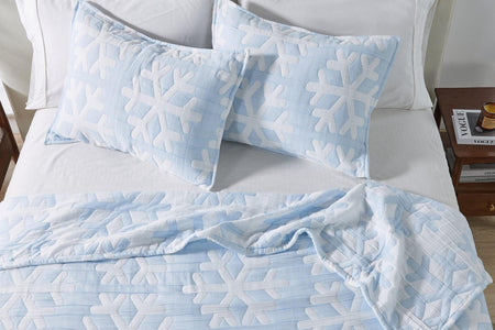 Matelassé Snowflake Quilt Set - Nino Collection