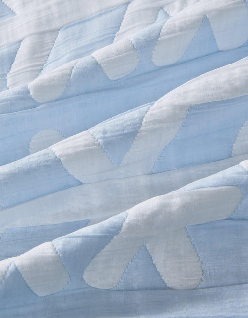 Load image into Gallery viewer, Matelassé Snowflake Quilt Set - Nino Collection
