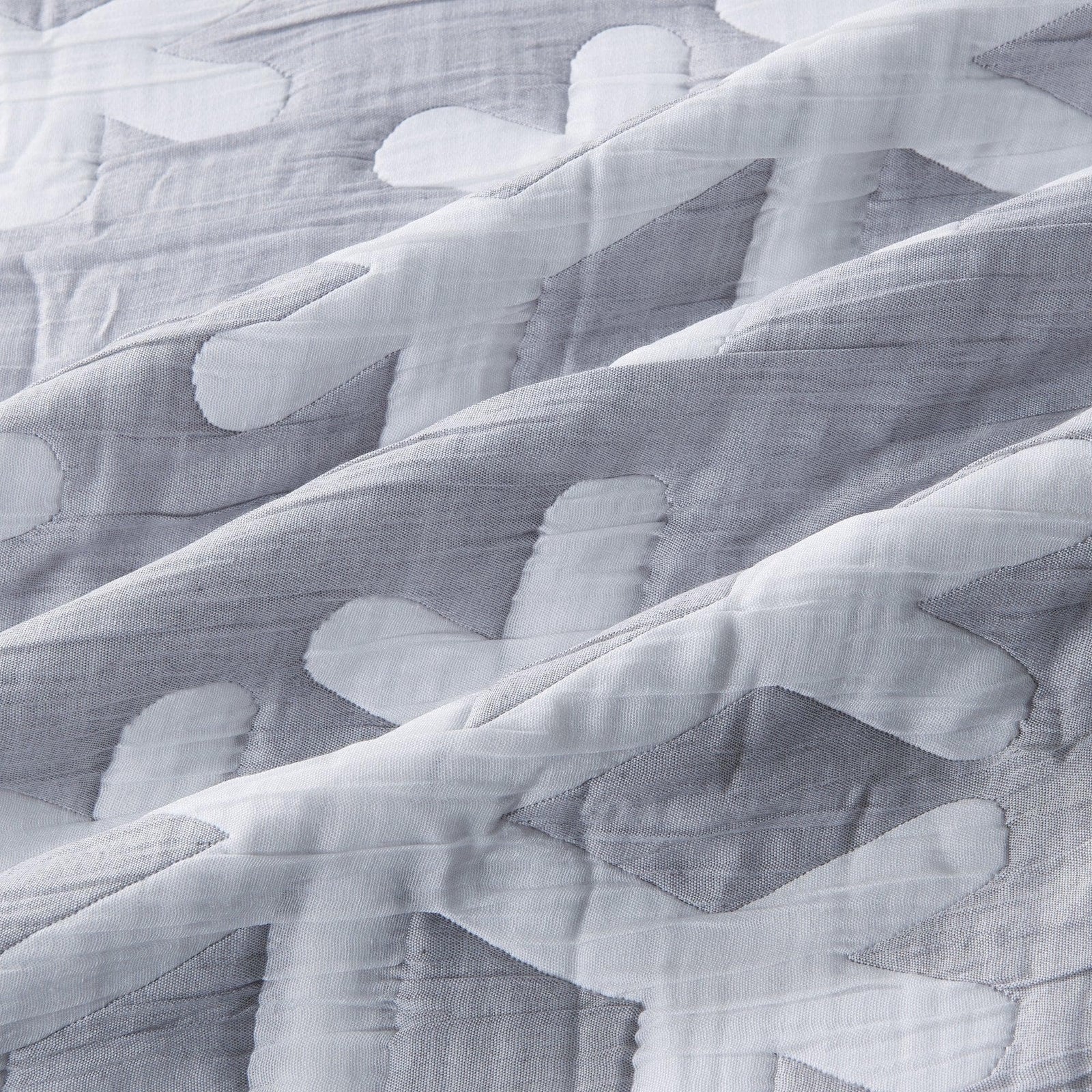 Matelassé Snowflake Quilt Set - Nino Collection