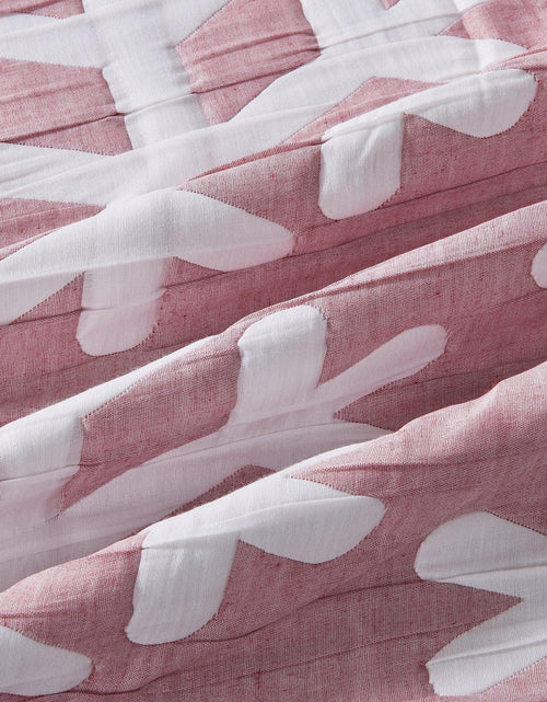 Load image into Gallery viewer, Matelassé Snowflake Quilt Set - Nino Collection
