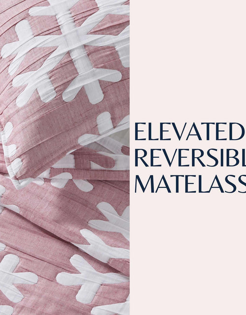Load image into Gallery viewer, Matelassé Snowflake Quilt Set - Nino Collection
