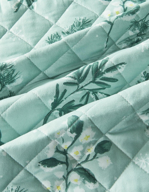 Load image into Gallery viewer, Snowy Botanical Quilt Set - Mariela Collection
