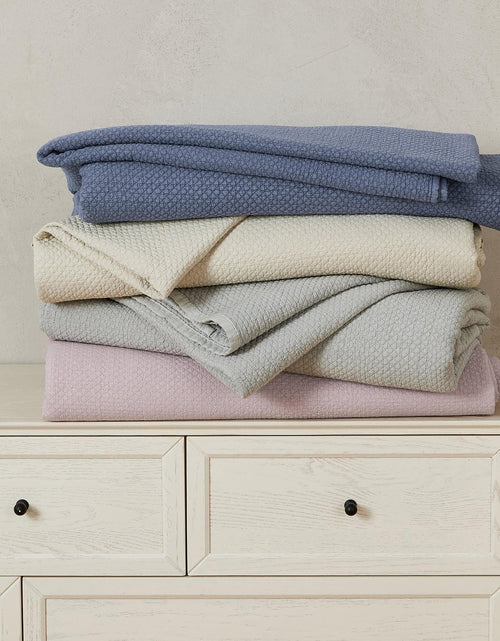 Load image into Gallery viewer, Stonewashed Relaxed Quilt Set - Vittoria Collection
