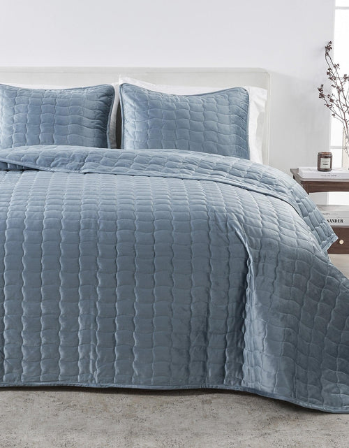 Load image into Gallery viewer, Velvet Box-Stitched Quilt Set - Vivica Collection

