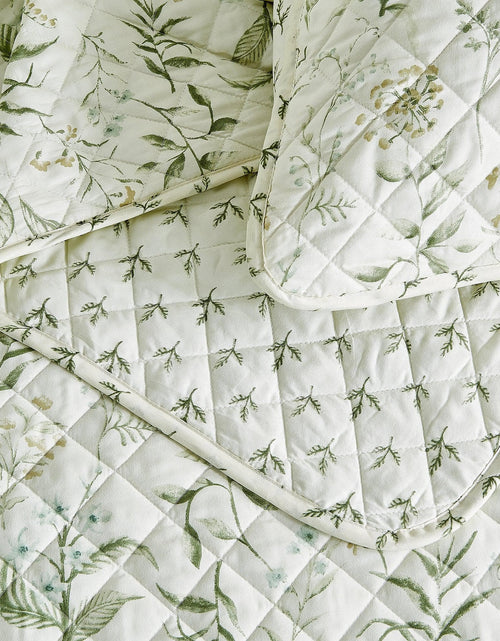 Load image into Gallery viewer, Floral Printed Microfiber Quilt Set - Glyndora Collection
