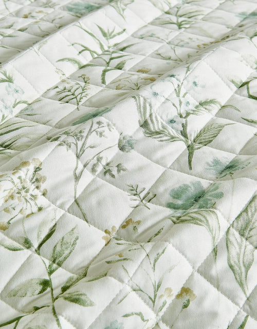Load image into Gallery viewer, Floral Printed Microfiber Quilt Set - Glyndora Collection
