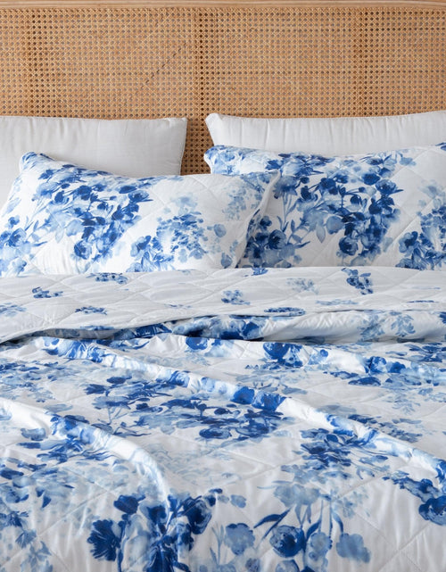 Load image into Gallery viewer, Watercolor Leaves Quilt Set - Jacqueline Collection
