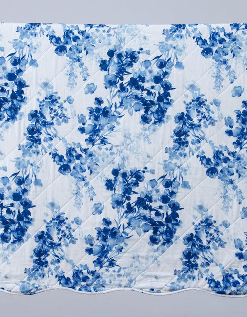 Load image into Gallery viewer, Watercolor Leaves Quilt Set - Jacqueline Collection
