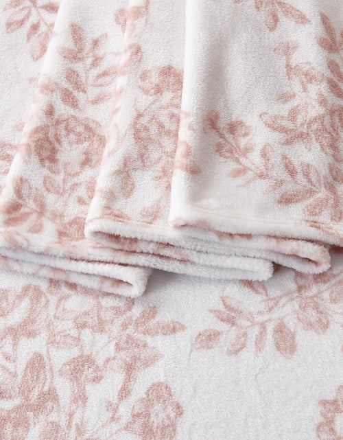 Load image into Gallery viewer, Printed Plush Sheet - Velvet Luxe Lattice Collection
