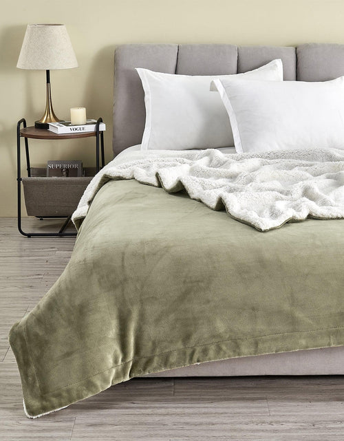 Load image into Gallery viewer, Velvet Plush Sherpa Luxury Bed Blanket - Kinsley Collection
