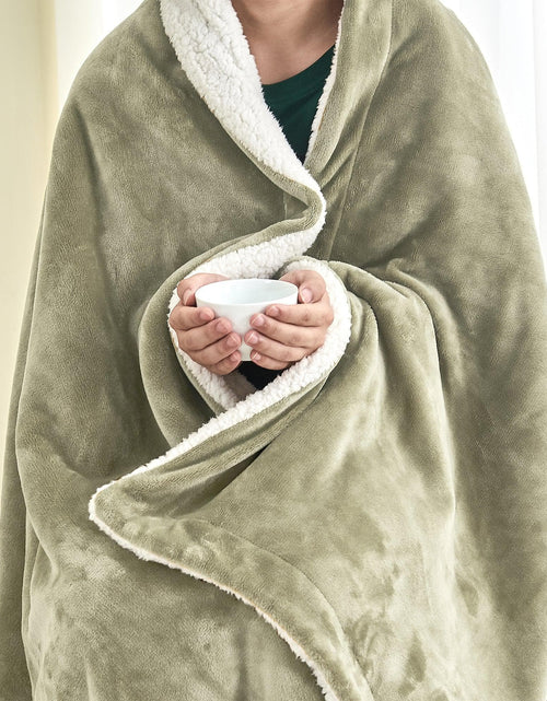 Load image into Gallery viewer, Velvet Plush Sherpa Luxury Bed Blanket - Kinsley Collection
