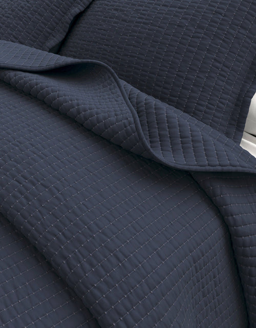 Load image into Gallery viewer, Solid Quilt - Alicia Collection
