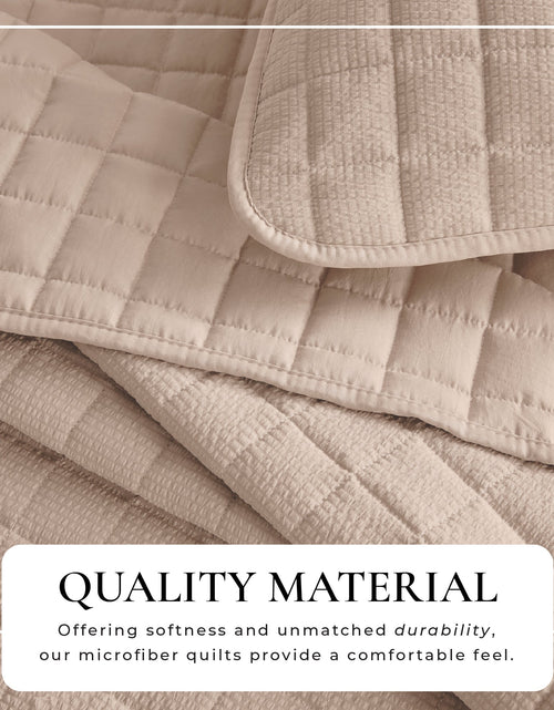Load image into Gallery viewer, Box-Stitched Seersucker Quilt Set - Seersucker Collection
