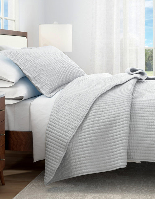 Load image into Gallery viewer, Solid Quilt - Alicia Collection

