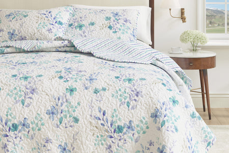 April Morning Floral Quilt Set