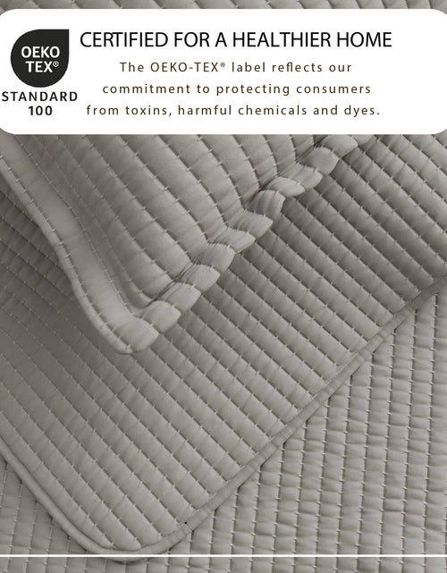 Load image into Gallery viewer, Solid Quilt - Alicia Collection
