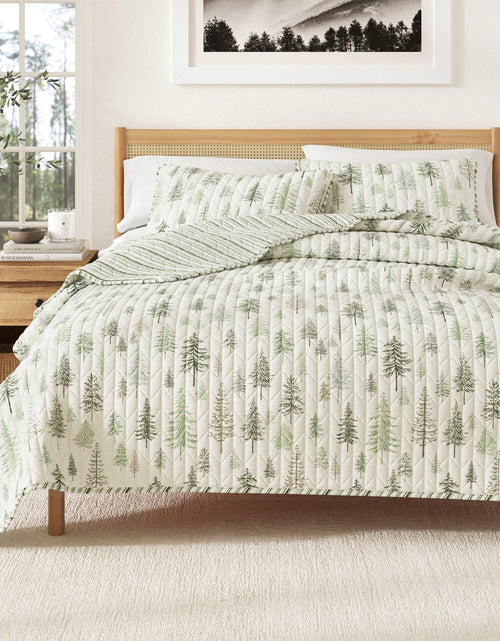 Load image into Gallery viewer, Lodge Quilt - Truckee Collection
