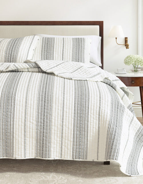 Load image into Gallery viewer, Stripe Quilt - Wesley Collection
