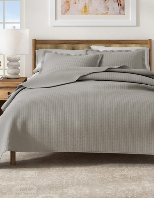 Load image into Gallery viewer, Solid Quilt - Alicia Collection
