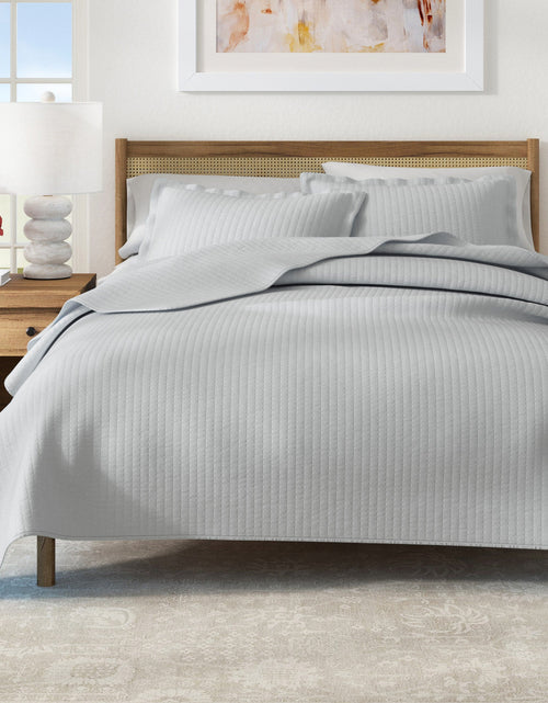 Load image into Gallery viewer, Solid Quilt - Alicia Collection
