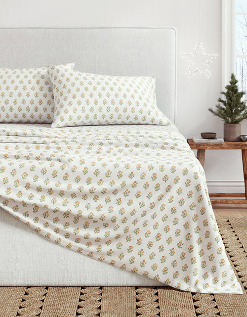 Load image into Gallery viewer, Turkish Cotton Flannel Sheet Set - Winter Floral Collection
