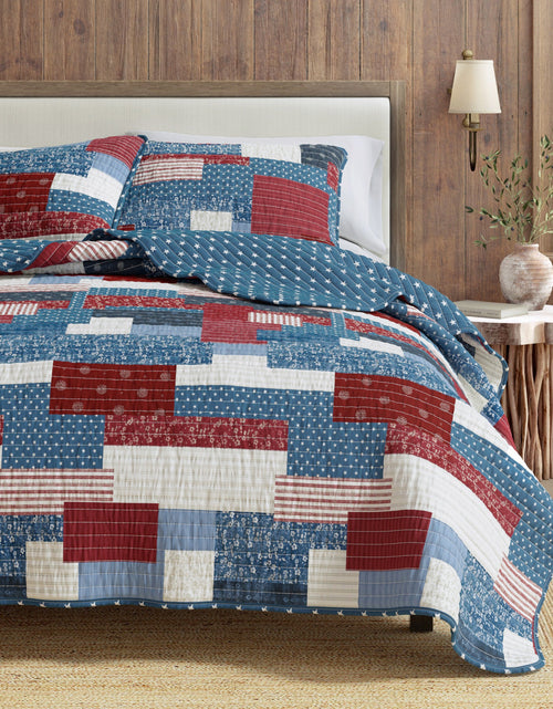 Load image into Gallery viewer, Americana Patchwork Quilt Set - Lowel Collection
